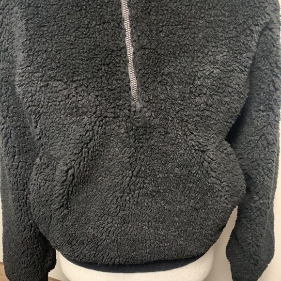 Lululemon fuzzy jacket - Picture 3 of 10